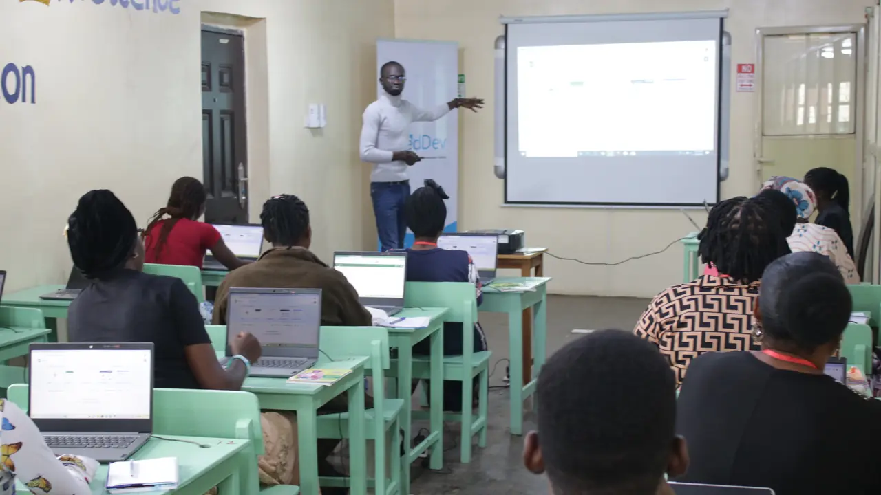 Dzuels Foundation programme moment 13