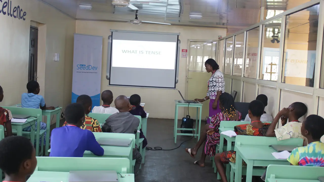 Dzuels Foundation programme moment 16